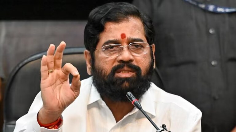 Eknath Shinde : "मुख्यमंत्री पदाबाबतचा निर्णय...", ठाण्यात पोहोचताच शिंदेंचं मोठं विधान! Eknath Shinde thanked voters of Maharashtra, and said he had never thought of himself as a CM. (Image: Eknath Shinde on X)