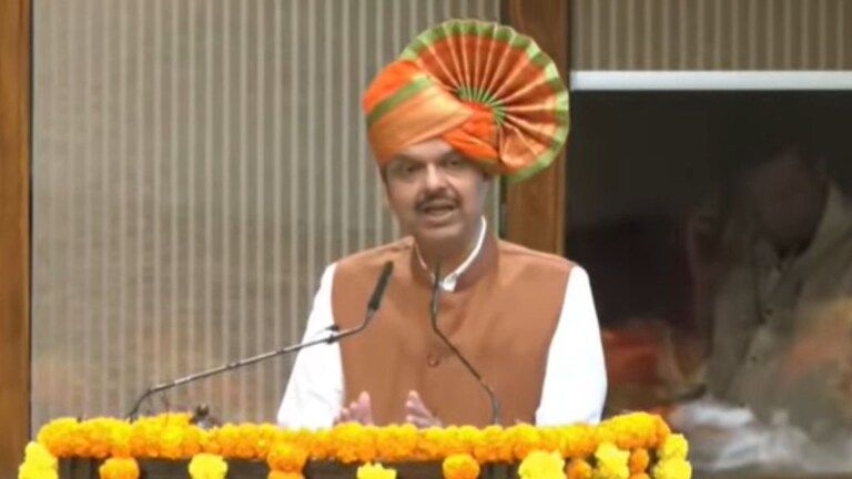 Devendra Fadnavis : सगळ्यांच्या मनातल्या सगळ्याच गोष्टी पूर्ण करता येत नाही... पहिल्याच भाषणात काय म्हणाले फडणवीस? Mumbai Tak