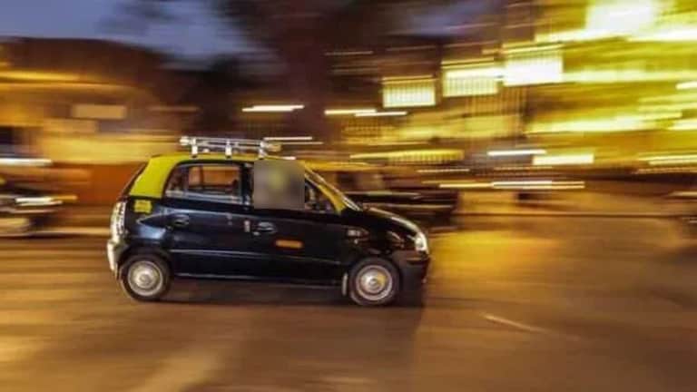 Mumbai Crime News : वासनांध प्रवाशनं थेट टॅक्सीमध्येच महिलेसमोर सुरू केलं... ग्रँट रोड परिसरातील चीड आणणारी घटना Mumbai Tak