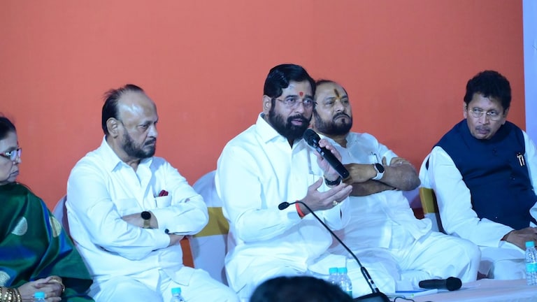 Shiv Sena Minister List: शिंदेंनी 'या' नेत्यांना दिली संधी, पाहा शिवसेनेच्या मंत्र्यांची यादी! पाहा शिवसेनेच्या मंत्र्यांची यादी!