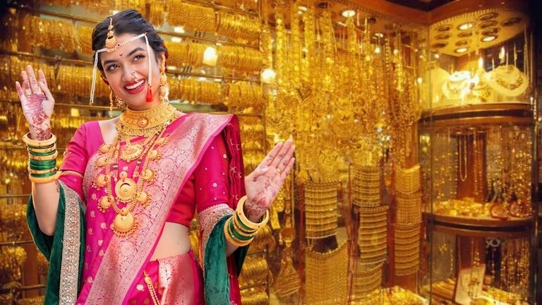 15 December 2024 Gold Rate: काय सांगता! मुंबईत 24 कॅरेट सोन्याचे भाव पुन्हा गडगडले; 'इतक्या' रुपयांनी झालं स्वस्त Mumbai Tak