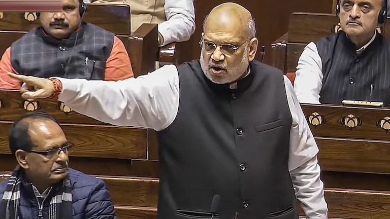 'आंबेडकर, आंबेडकर, आंबेडकर… एक फैशन हो गया है', अमित शाहांच्या विधानावरुन तुफान राडा! अमित शाहांच्या विधानावरून तुफान राडा