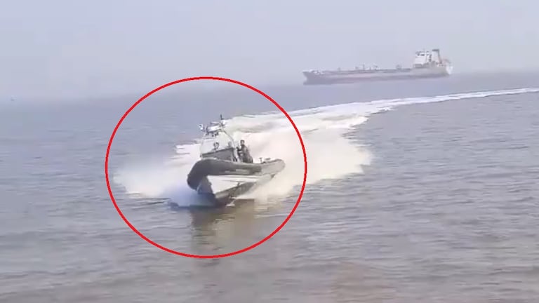 Mumbai Ferry Accident: नौदलाच्या बोटीने सरळसरळ मारली धडक, 'तो' भयानक Video जसाच्या तसा... बोटचा अपघाताचा व्हीडिओ