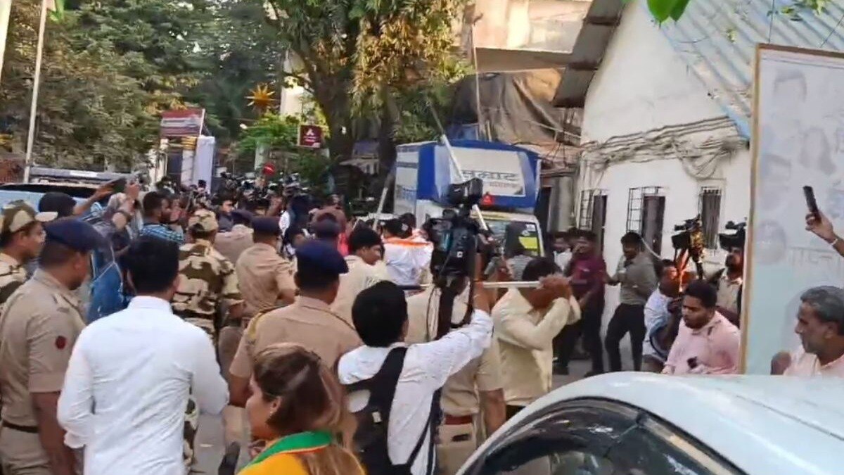 BJP Yuva Morcha Workers Protest Against Congress