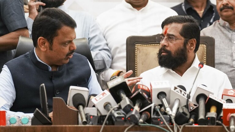 Shiv Sena Portfolio list: भाजपने शिंदेंना गृह खातं दिलंच नाही, शिवसेनेला नेमकं काय-काय मिळालं? Mumbai Tak