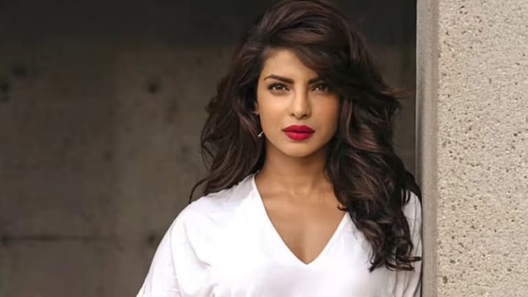 Priyanka Chopra : प्रियांका चोप्रा कमबॅक करणार, पण बॉलिवूड नाही तर राजामौलींच्या चित्रपटातून... Mumbai Tak