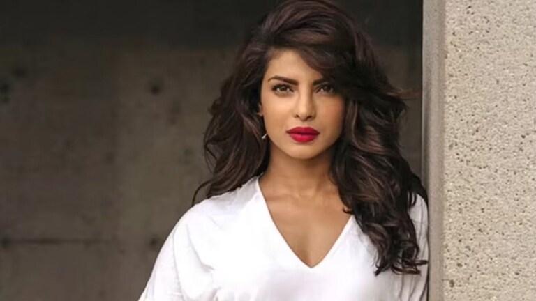 Priyanka Chopra : प्रियांका चोप्रा कमबॅक करणार, पण बॉलिवूड नाही तर राजामौलींच्या चित्रपटातून... Mumbai Tak