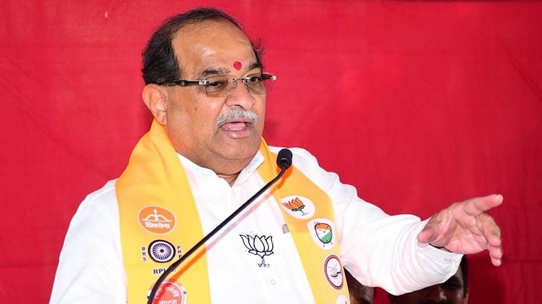 'धनंजय मुंडेंनी राजीनामा द्यावा?', राधाकृष्ण विखे-पाटलांचं चक्रावून टाकणारं उत्तर (फाइल फोटो)