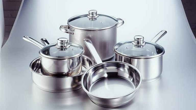 Kitchen Tips: स्टीलची भांडी काळीकुट्ट झाली? 'या' ट्रिक्सचा वापर करा, भांडी नव्यासारखी चमकतील! how to clean stainless steel spoons and forks