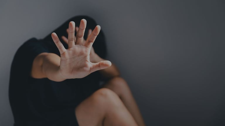 Mumbai Crime News : वासनांध बापानं पोटच्या मुलीलाही सोडलं नाही, शेवटी लेकीनं आपबीती मैत्रिणीला  सांगितली, मुंबईतील संतापजनक घटना... Mumbai Tak