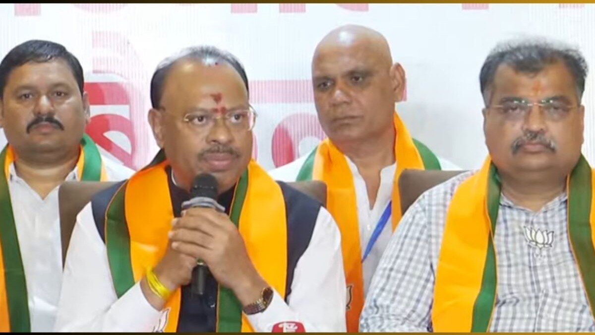 Chandrashekhar Bawankule:  "उद्धव ठाकरेंनी 2019 ला ब्लंडर मिस्टेक केली...", चंद्रशेखर बावनकुळेंनी राऊतांना दिलं रोखठोक उत्तर  Chandrashekhar Bawankule On Uddhav Thackeray