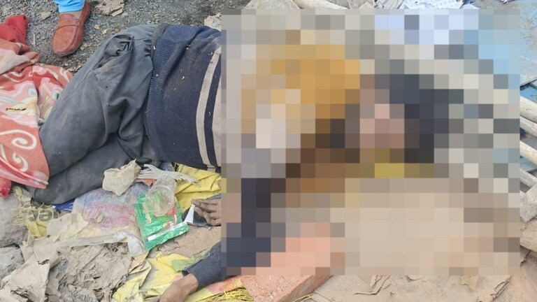 धक्कादायक... वाल्मिकने खंडणी मागितलेल्या अवादा कंपनीतील कामगाराचा मृत्यू, रस्त्यावरच सापडला मृतदेह अवादा कंपनीतील कामगाराचा मृत्यू