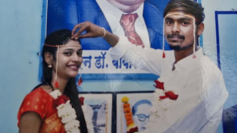 प्रेमविवाहाची खुन्नस... मुलीच्या कुटुंबीयांनीच घेतला तिच्या नवऱ्याचा जीव, भर रस्त्यात केली हत्या! मुलीच्या कुटुंबीयांनीच घेतला तिच्या नवऱ्याचा जीव