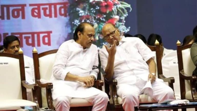Ajit Pawar meets Sharad Pawar : मुंबईत शिंदे विरूद्ध ठाकरे दंड थोपटत असताना पुण्यात दोन्ही पवारांची बंद दाराआड चर्चा Mumbai Tak