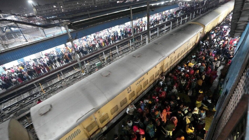 चेंगराचेंगरीने 18 जणांचा घेतला बळी