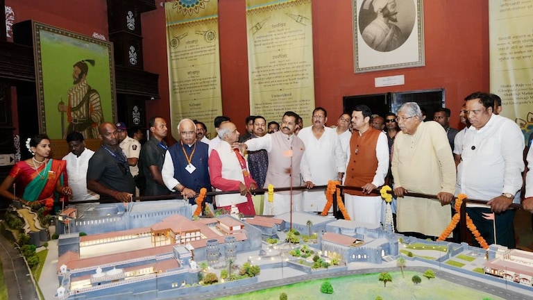 Devendra Fadnavis: "माझे दोन्ही उपमुख्यमंत्री मावळे, शिवसृष्टीसाठी 50 कोटी...", CM फडणवीस नेमकं काय म्हणाले? CM Devendra Fadnavis On Shivsrushti