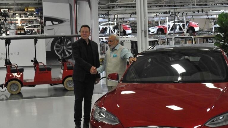 TESLA Project in India : एसयुव्ही Y मॉडेलसोबत टेस्ला भारतात करणार धमाकेदार एन्ट्री, कंपनीत भरती सुरू? Mumbai Tak