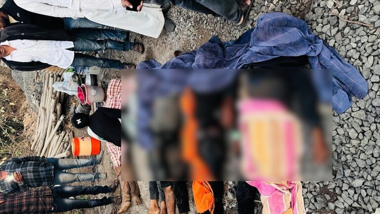 Jalna : पत्र्याच्या आडोशाखाली झोपलेल्या मजूरांवर रात्री वाळूचा ट्रक रिकामा केला, 5 मजूरांचा दबून मृत्यू Mumbai Tak