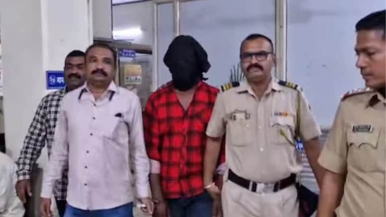 Thane Crime : 7 महिन्यांच्या गर्भवती अल्पवयीन मुलीचा गर्भपात केला, नंतर प्रकार लपवण्यासाठी आरोपीने नातेवाईकांसोबत... Mumbai Tak