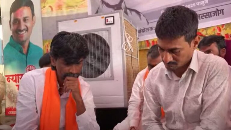 Manoj Jarange मस्साजोगमध्ये जाताच, धनंजय देशमुख धाय मोकलून रडले, जरांगे म्हणाले बदला होणार! Mumbai Tak