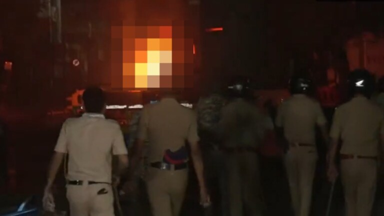 Big Breaking: CM फडणवीसांच्या नागपुरात दोन गटात तुफान राडा, दगडफेक आणि जाळपोळ फोटो सौजन्य: ANI