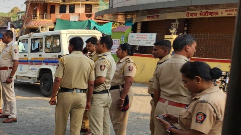 नागूपरमध्ये गुन्हेगारांचा हैदोस, लेकीची छेडछाड करणाऱ्यांना विरोध केला म्हणून बापाला सपासप वार करत संपवलं Mumbai Tak