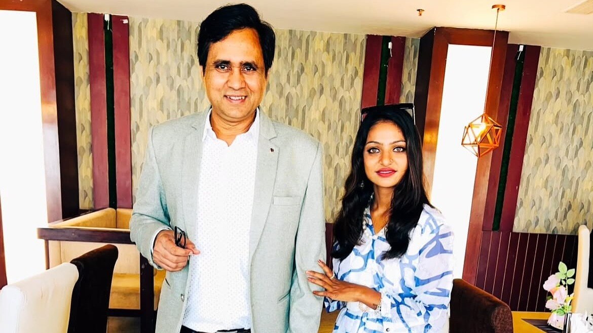 Viral Girl Monalisa ला मोठा झटका (फोटो सौजन्य: Instagram)