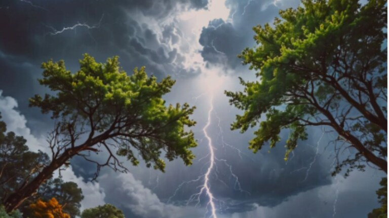 Maharashtra Weather : मुंबई, ठाण्यात उष्ण व दमट हवामान! 'या' जिल्ह्यात होणार वरुण राजाचं आगमन Maharashtra Weather Today (फोटो सौजन्य - AI)