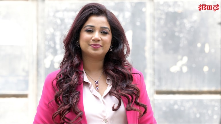 Shreya Ghoshal : X वर परतल्यानंतर श्रेया घोषालचं मोठं आवाहन! म्हणाली, "स्पॅम आणि धोकादायक पोस्टला..." श्रेया घोषाल