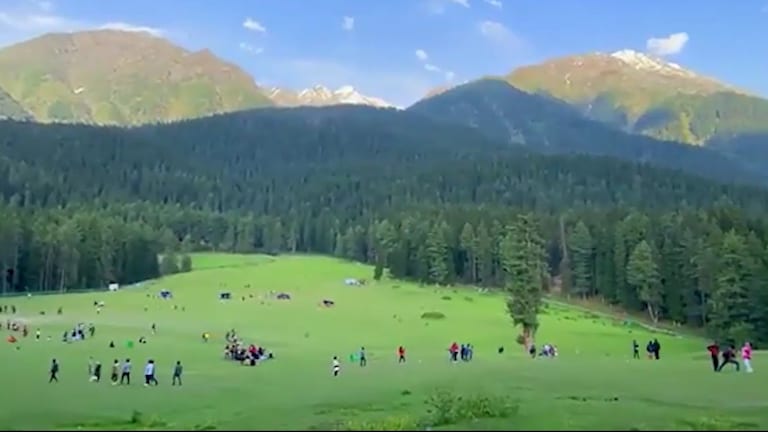 प्रत्येक भारतीयाला सतावणारा प्रश्न... पहलगाममध्ये दहशतवादी हल्ला झाला तिथे Army का नव्हती? पहलगाममध्ये दहशतवादी हल्ला तिथे Army का नव्हती?