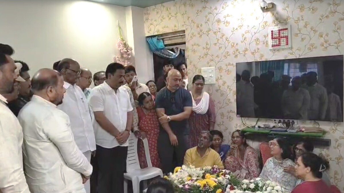 शरद पवारांसमोर कौस्तुभच्या पत्नीला अश्रु अनावर