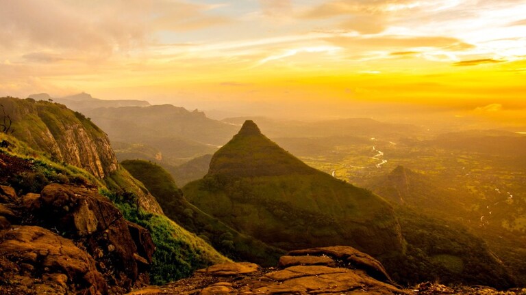 महाराष्ट्रातील आजचे हवामन 29 Apr 2025 : विदर्भात पावसाचा अंदाज, 'या' पाच जिल्ह्यांमध्ये उष्णतेची लाट Mumbai Tak