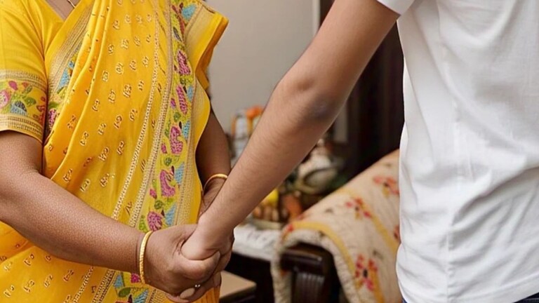 पुन्हा एक सासू जावयासोबत पळाली! फोनवर गप्पा अन्... मुलीच्या आईचा जडला जावयावर जीव! पुन्हा एक सासू जावयासोबत पळाली