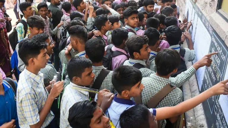 CBSE Board Result Date : निकालाची तारीख आली समोर! 'या' दिवशी लागणार सीबीएसई बोर्डाचा दहावी-बारावीचा रिझल्ट CBSE Board Result 2025 Latest Update