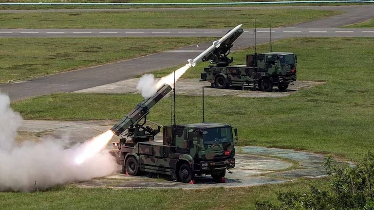 ऊन, वारा, पाऊस, दिवस, रात्र... प्रत्येक परिस्थिती ठेवणार करडी नजर, भारत 'ही' एयर डिफेन्स सिस्टिम खरेदी करणार Mumbai Tak