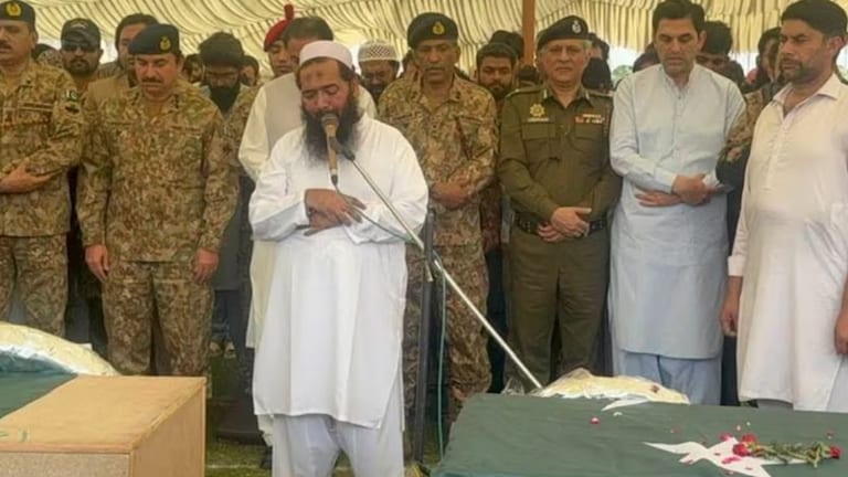 मुरीदकेमध्ये मोठा दहशतवादी झाला ठार? 'तो' लष्कर कमांडर दहशतवाद्यांच्या अंत्ययात्रेत झाला सामील! Famous Terrorist Killed In Operation Sindoor