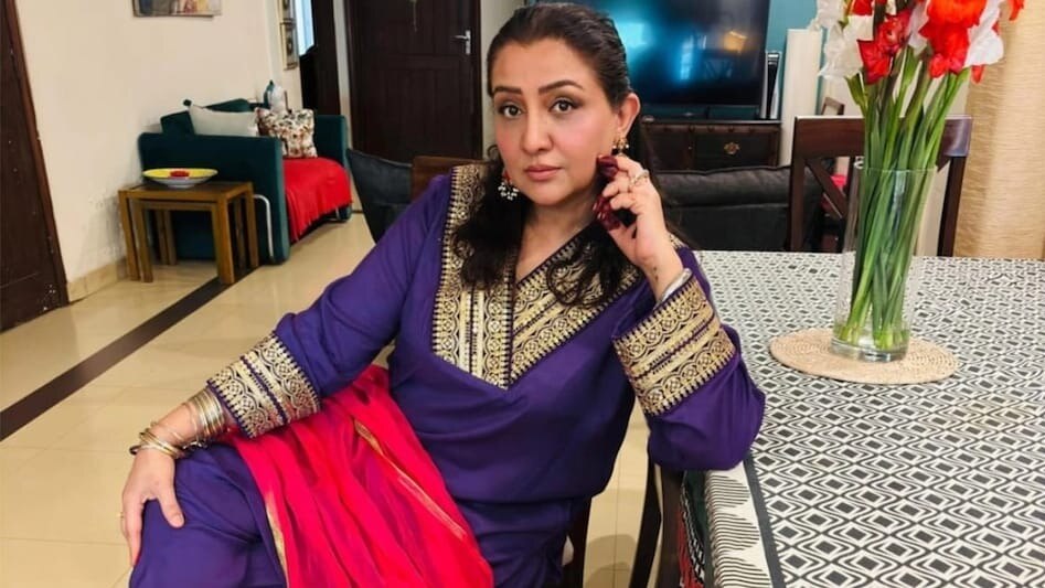 भारत-पाकिस्तान यांच्यात सीजफायर, पाकिस्तानच्या प्रसिद्ध अभिनेत्रीचं मोठं विधान, म्हणाली, "दोन्ही देशात..." pakistani actress nadia afgan