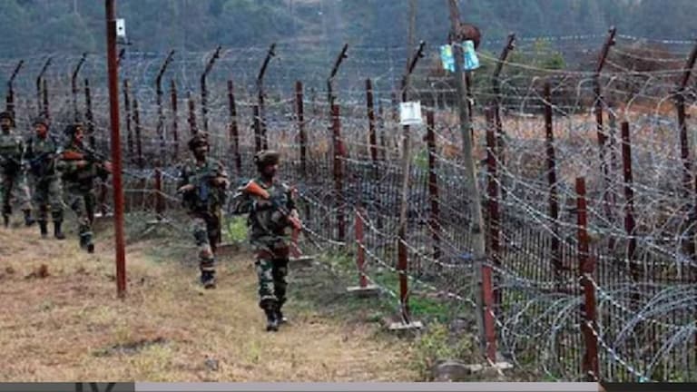 पूजाऱ्याशी ऑनलाईन ओळख झाली! थेट पाकिस्तानात पोहोचली..नागपूरच्या महिलेचं काय आहे कनेक्शन? पूजाऱ्याशी ऑनलाईन ओळख झाली! थेट पाकिस्तानात पोहोचली नागपूरची महिला