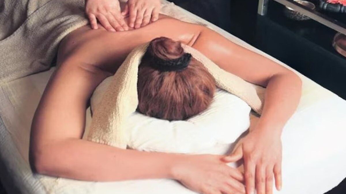 मुंबईतील Spa मध्ये मसाज नाही तर चक्क वेश्या व्यवसाय सुरू होता