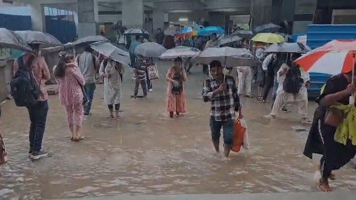 Monsoon Update Heavy Rain Mumbai Central railway services stopped
