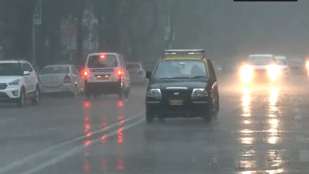 हवामान खात्याकडून मुंबईसाठी रेड अलर्ट जारी (व्हिडिओ ग्रॅब, सौजन्य: ANI)