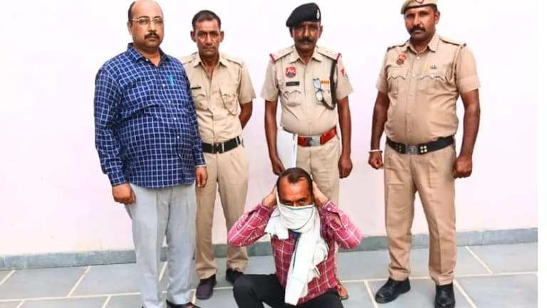 महिलेचे 12 वर्षांपासून शेजाऱ्यासोबत शारीरिक संबंध, पतीने आधी समजवलं अन् नंतर... महिलेचे 12 वर्षांपासून शेजाऱ्यासोबत शारीरिक संबंध, पतीला कळताच त्याने...