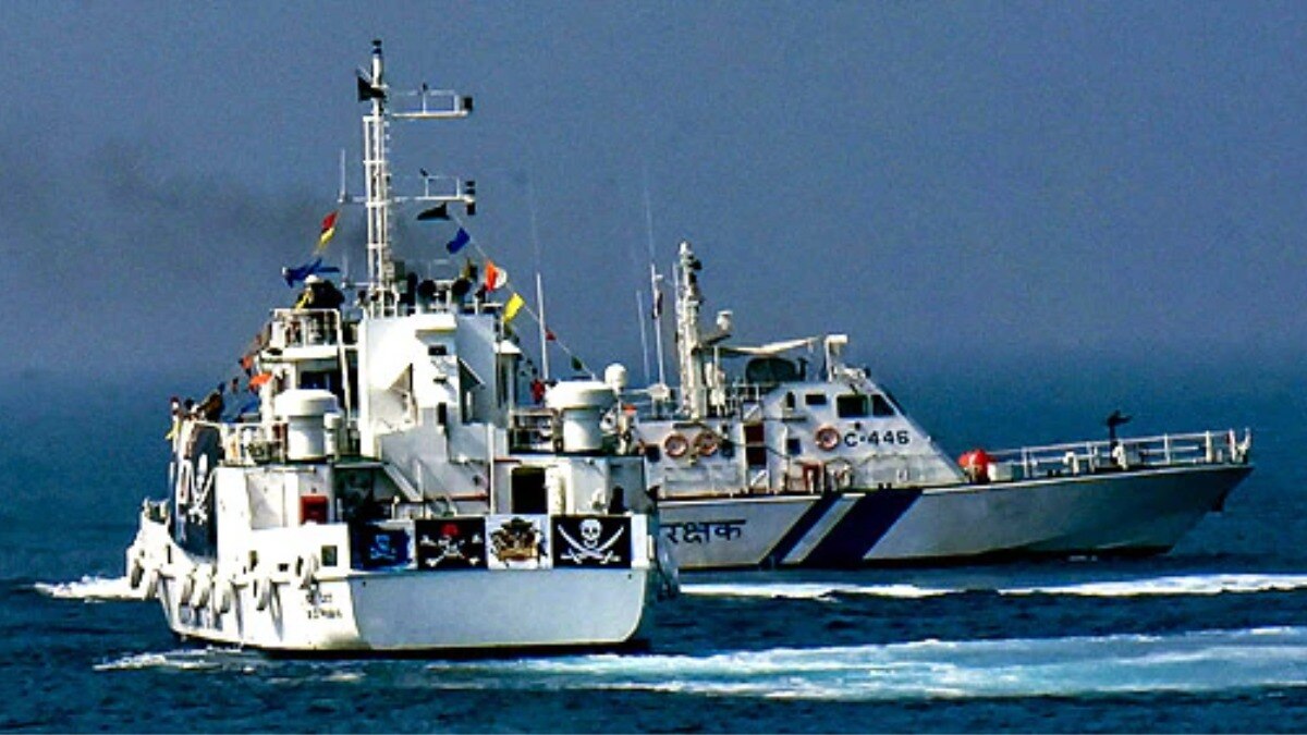 भारतीय कोस्ट गार्डमध्ये नोकरीची सुवर्णसंधी; तब्बल 630 पदांसाठी भरती भारतीय कोस्ट गार्डमध्ये नोकरीची सुवर्णसंधी