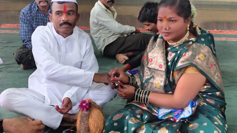 दुप्पट वयाच्या पतीसोबत नव्हते ठेवायचे शारीरिक संबंध फक्त हवी होती 'ही' गोष्ट.. सांगलीतील पतीच्या हत्या प्रकरणात नवा ट्विस्ट सांगलीतील पतीच्या हत्या प्रकरणात नवा ट्विस्ट (फाइल फोटो)