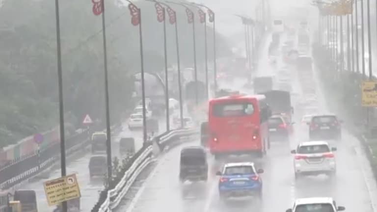 Rain Update: पुढील 3 तास धोक्याचे, IMD कडून ठाणे जिल्ह्यासाठी Red अलर्ट जारी.. अतिमुसळधार पाऊस पुढील 3 तास धोक्याचे, IMD कडून ठाणे जिल्ह्यासाठी Red अलर्ट जारी