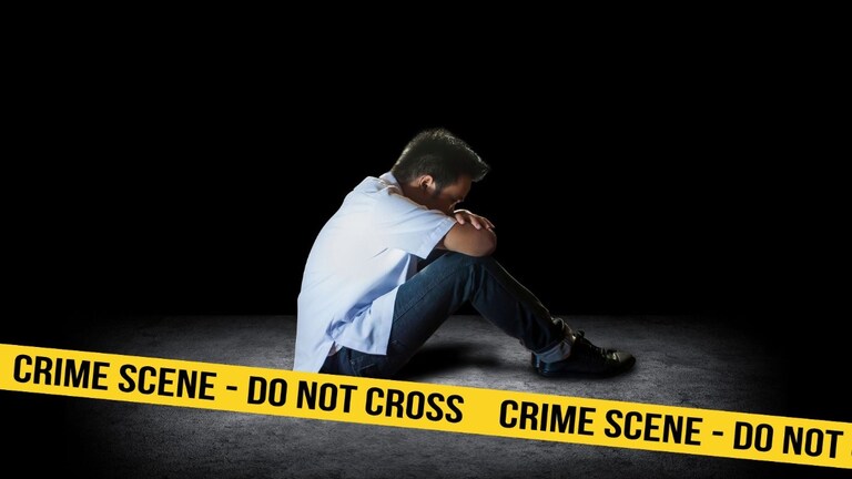 गर्लफ्रेंडला रात्री कोणासोबत थांबणार यावरून बॉयफ्रेंड आणि मित्रात वाद, मध्यरात्री नको ते घडलं! Mumbai Tak