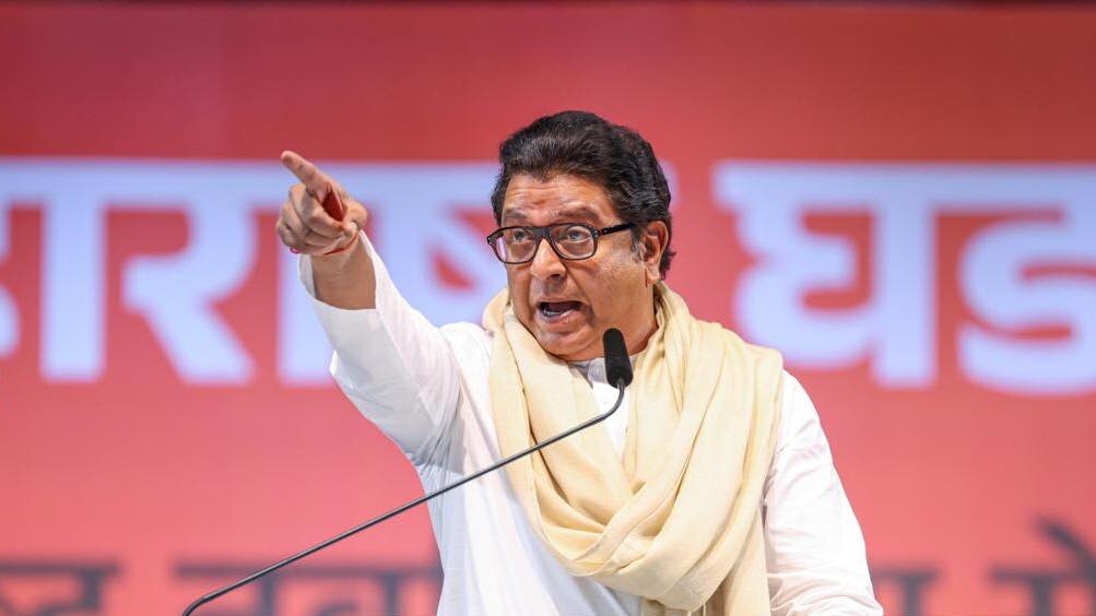 हिंदी सक्तीवरून राज ठाकरे संतापले
