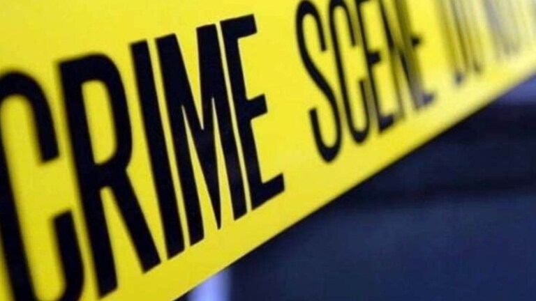 मस्करीत मुलीवरून चिडवलं अन् वाद पेटला... रागात मित्राचा गळाच चिरला मस्करीत मुलीवरून चिडवलं अन् वाद पेटला... रागात मित्राचा गळाच चिरला