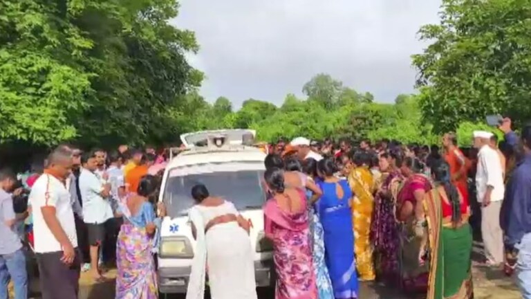 पोहायला जातो सांगून गेले अन् परतलेच नाही... 17 तासानंतर सापडले दोन्ही भावांचे मृतदेह Mumbai Tak