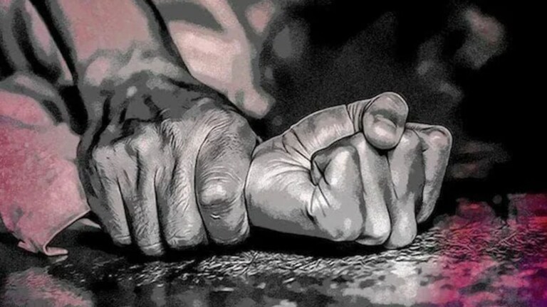 रुग्णालयात तरुणीवर सुरू होते उपचार, शौचालयासाठी उठली अन् रुग्णाने तिला खोलीत नेलं... crime news